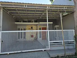 Disewakan rumah murah green semanggie dekat MERR