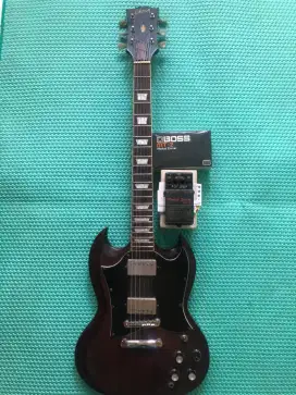 Gitar elektrik Gibson + efek Boss mt2