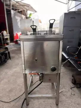 Deepfryer gas 
Kapasitas 20-30 literan
Termostat on