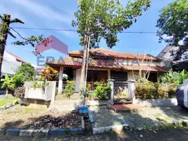 Langka! Rumah Posisi Pojok di Araya, Cocok untuk Keluarga Kecil