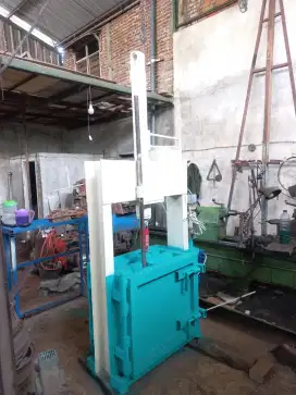 Mesin press hydraulic sampah kompos malang jatim