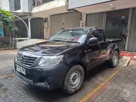 HILUX SINGLE CABIN 2.0 MT BENSIN TAHUN 2013