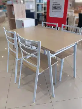 MEJA MAKAN SET 4 KURSI