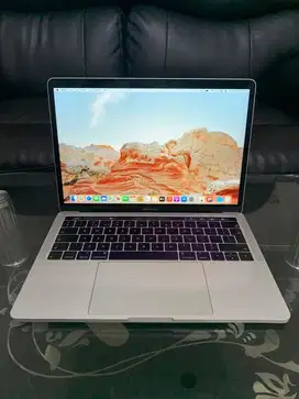 MacBook Pro 2019 Intel Core i5 RAM 16 / SSD 256GB
