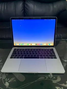 MacBook Pro 2018 Intel Core i7 RAM 16 / SSD 256GB
