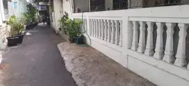 Jual rumah strategis di Matraman Utan Kayu Jakarta Timur
