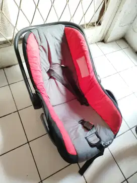 CAR SEAT CARRIER