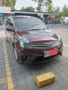 Mobil Grand Livina Tahhun 2012