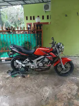 Kawasaki ninja R 2012 oranye