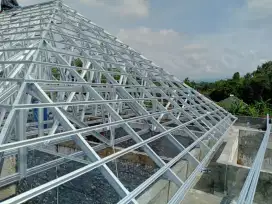 Rangka atap baja ringan terpasang dan renovasi rumah