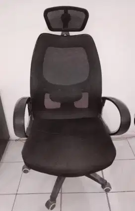 Alat kantor, meja, lemari, kursi