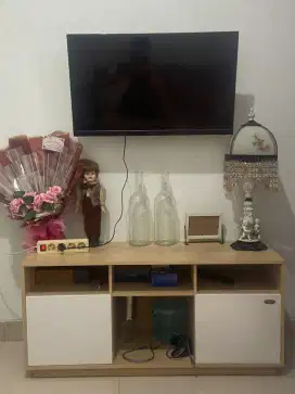 meja tv dan tv 32 inch