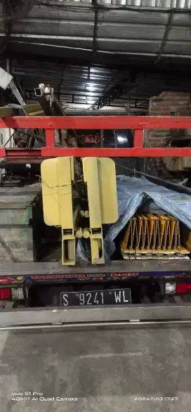pintu harmonika