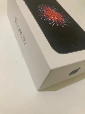 Handphone iPhone SE Gen 1