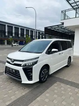 (Pajak Panjang 1thn) Toyota Voxy 2.0 AT 2020