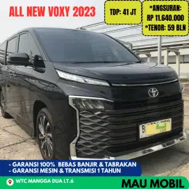 Toyota Voxy 2023/2024 Hitam, KM 29rb