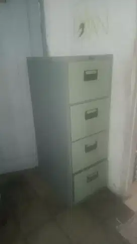 Jual lemari besi bekas kantor masih bagus