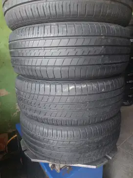 Ban 195 60 R15 Dunlop SP LM705