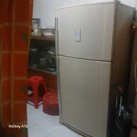 Dijual Kulkas Sharp Jumbo