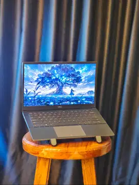 Laptop Dell Latitude 3301 | i7 8565U | FHD 13.3” | Keyboard Backlight
