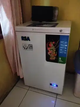 Freezer baru 2 BLN pake
