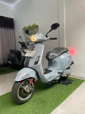 Vespa Sprint 3v 150 2014 grey