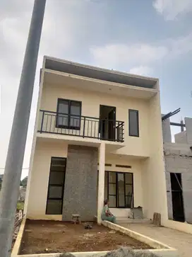 Rumah 2 Lantai Ready Stok siap huni sudah SHM