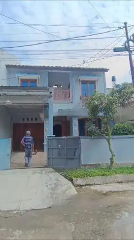 Dijual Rumah 2 Lantai Dalam komplek Dekat Tol Pasteur