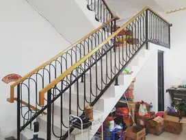 Railing tangga semi tempa