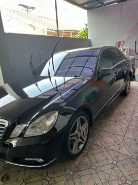 Dijual mobil Mercy E 300 tahun 2010 siap pakai