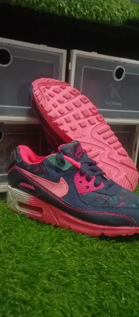 Sepatu Sneakers Second_Sz 36