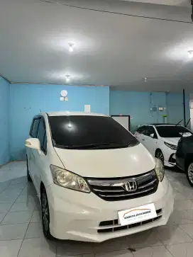 Honda Freed AT 2013, Sangat Mulus Harga Murah