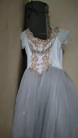 GAUN PESTA NIKAH WANITA