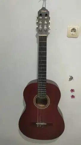 Jual gitar nilon merek valencia