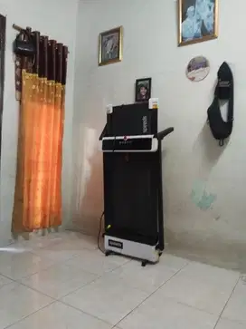 Treadmill elektrik merk Speeds