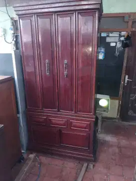 Lemari sembayang jepang