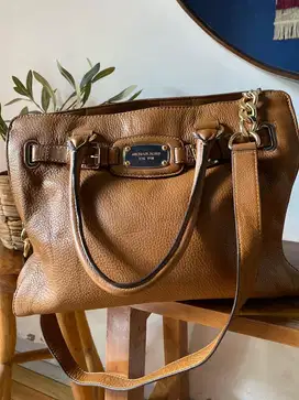 Michael Kors Sling n Hand Bag