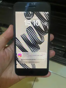 iphone SE gen2 2020 64gb warna hitam ex ibox ID/A
