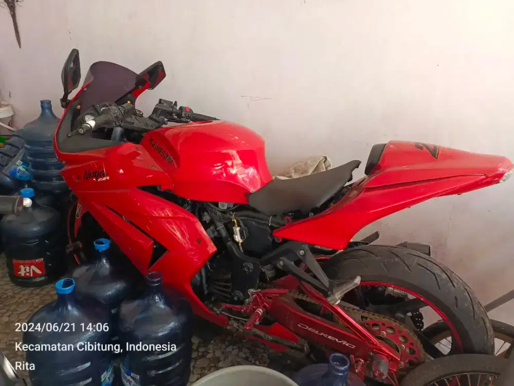 Dijual cepat Kawasaki Ninja 250 cc mesin sangat terawat