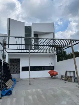 RUMAH 2 LANTAI DALAM CLUSTER TEPAT BELAKANG UII DI NGAGLIK SLEMAN