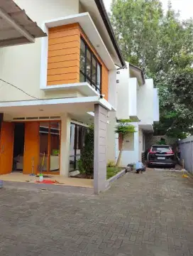 Dikontrakan rumah semi villa di kota lembang