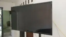 Tv Ueon 32 inch Smart Tv & Stand Tv