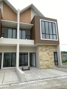 Rumah 2 lantai siap huni lokasi strategis dekat stasiun tol shm