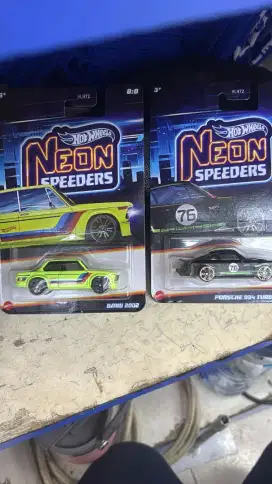 Hotwheels neon 2025