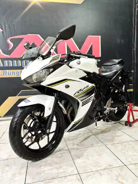 R25 Putih mutiara 2017 mewah murah siap gass.Anugerah motor rungkut