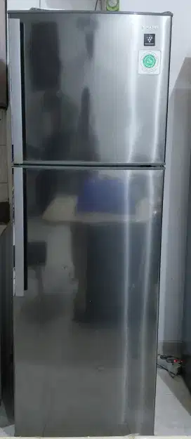 Dijual kulkas 2 Pintu Merk Sharp