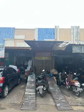 Disewakan Kios Pusat Onderdil Kawasan Ramai BSD By Rumah Chinida