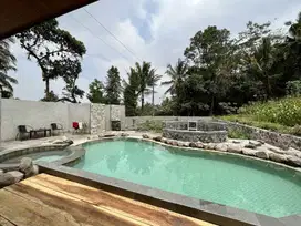 Rumah villa pakem dengan kolam renang myaman sekali