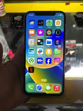IPHONE X // 64 Gb