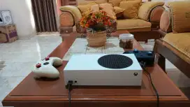 Xbox Series S (Dapat 2 Stik)